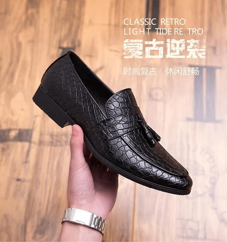 2019 new spring men's British wind foreign trade large size pointed shoes pattern casual trend breathable men's shoes