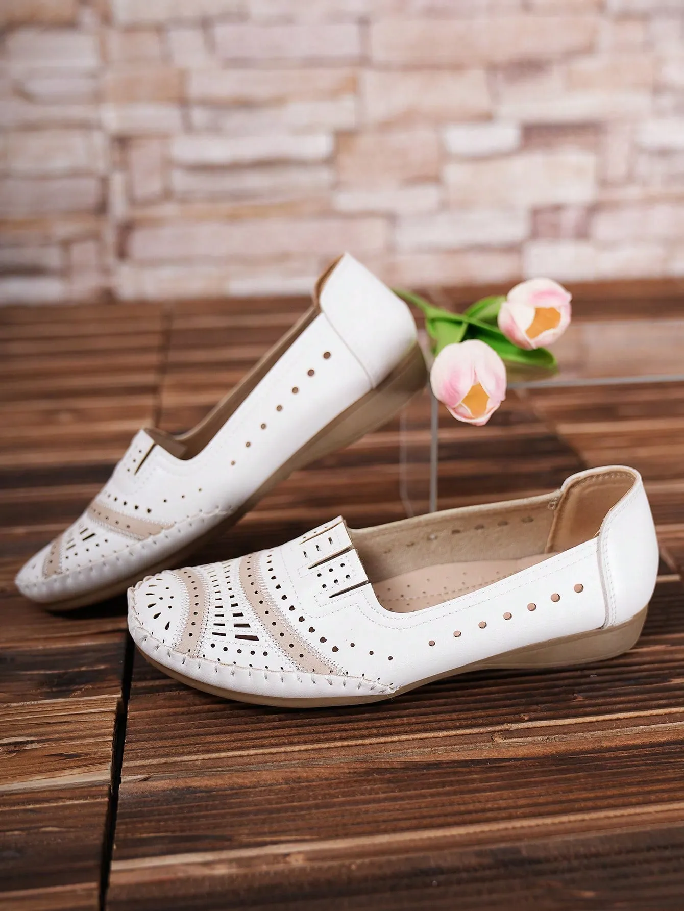 2024 Trendy and Lightweight Walking Dance Shoes for Women