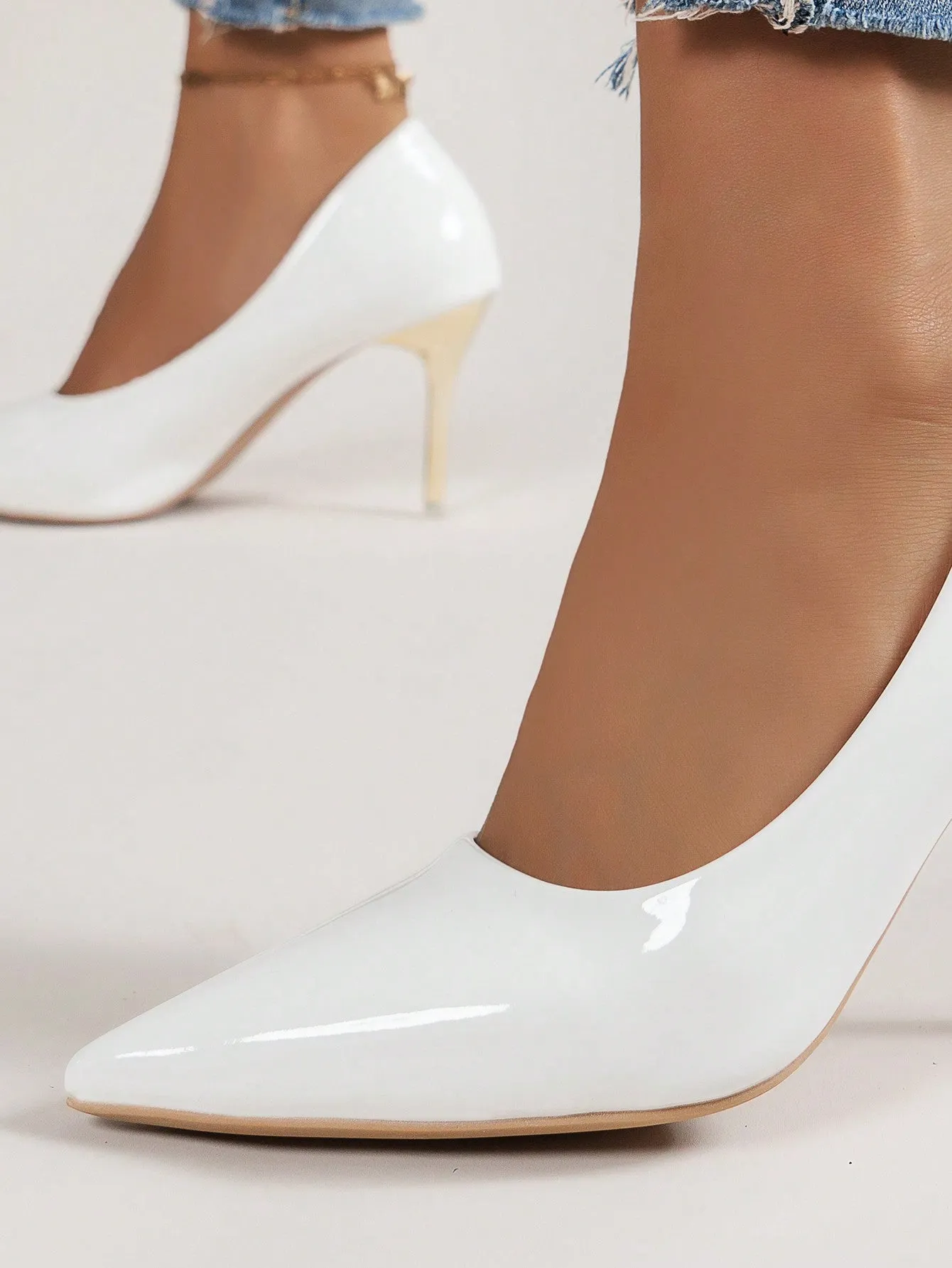 Elegant Pointed Toe Shiny Patent Leather High-Heeled Pumps