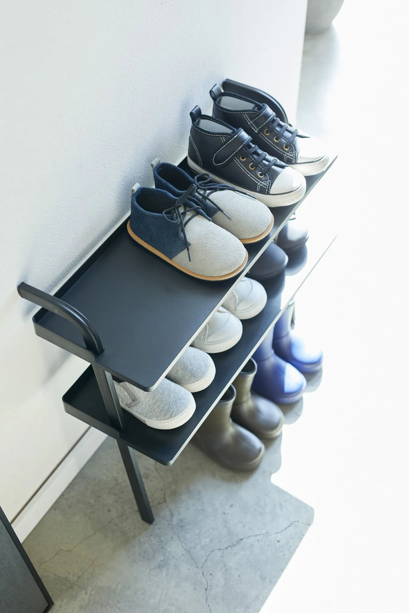 Kids Leaning Shoe Rack