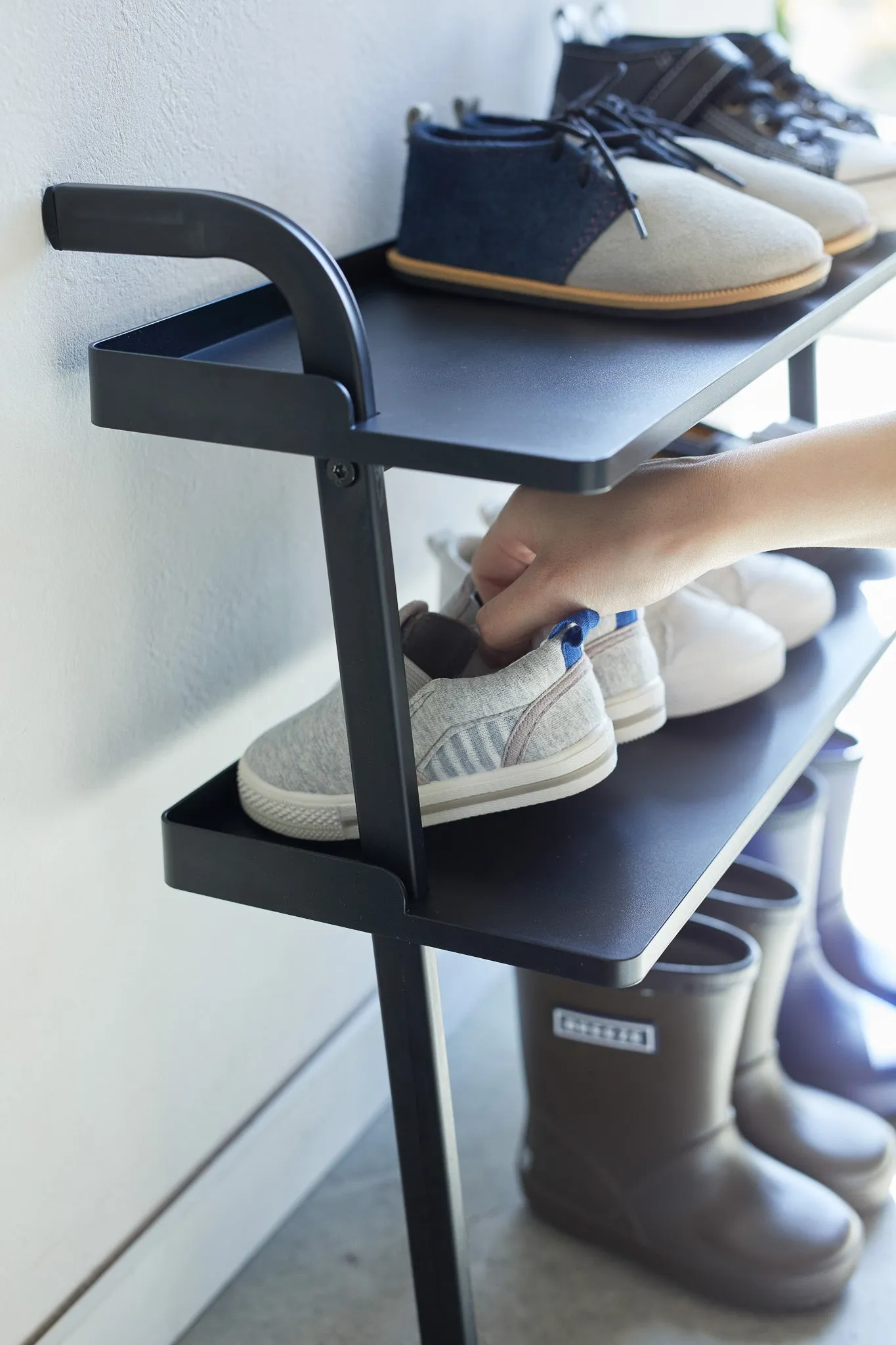 Kids Leaning Shoe Rack