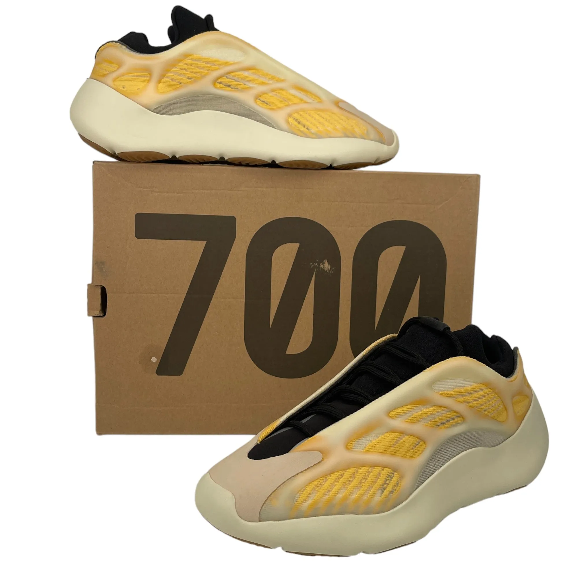 Men's 700 V3 Monsaf Low Trainers Cream Size EU 43.5 / UK 9.5