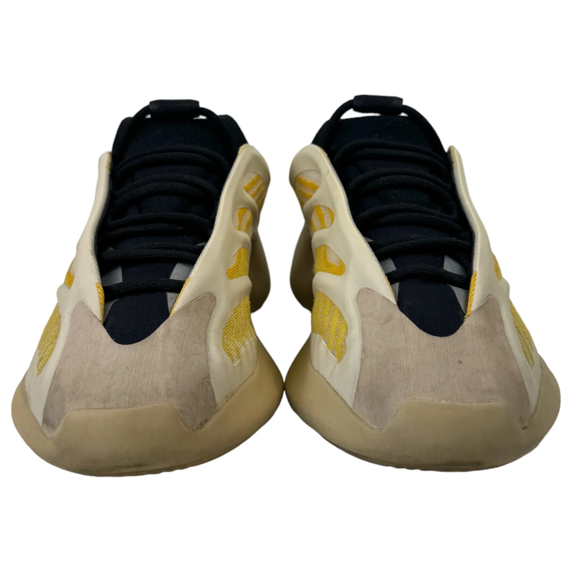 Men's 700 V3 Safflower Low Trainers Cream Size EU 42.5 / UK 8.5