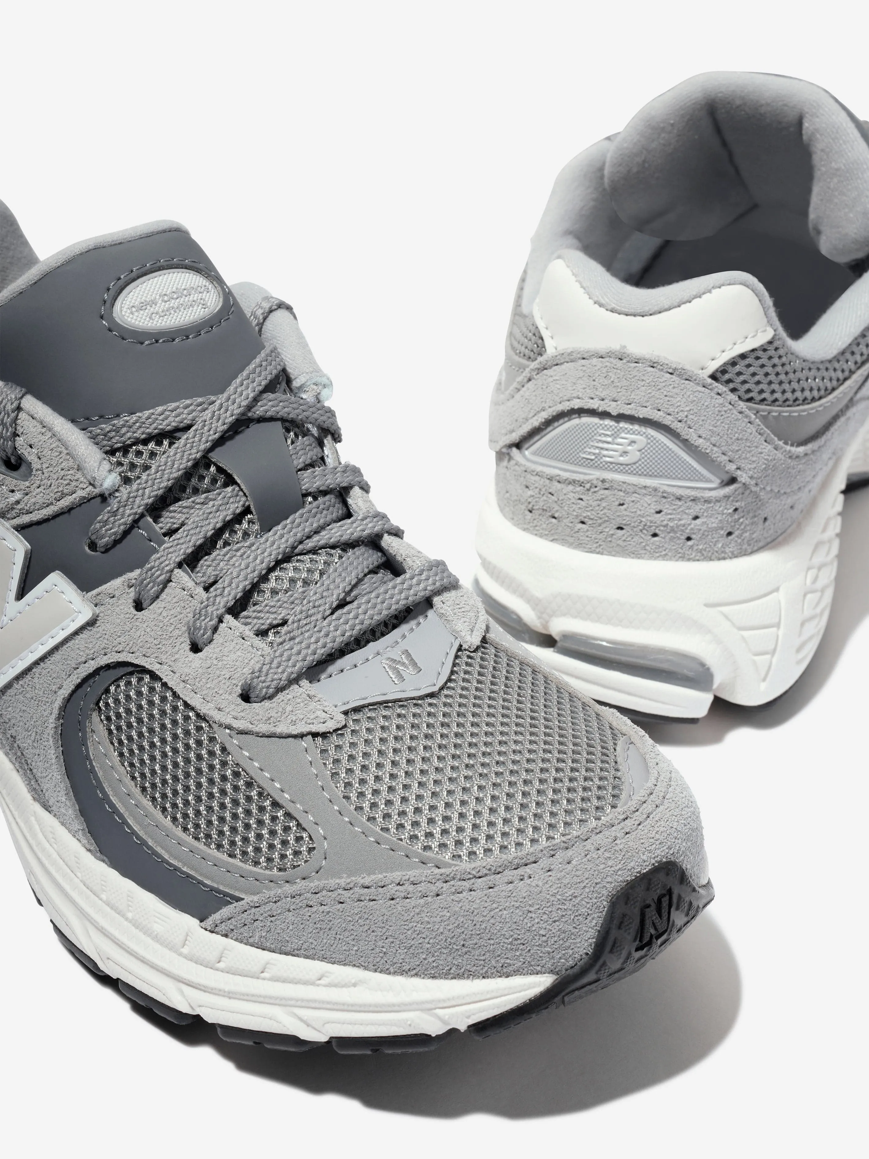 New Balance Kids 2002 Lace Up Logo Trainers in Grey