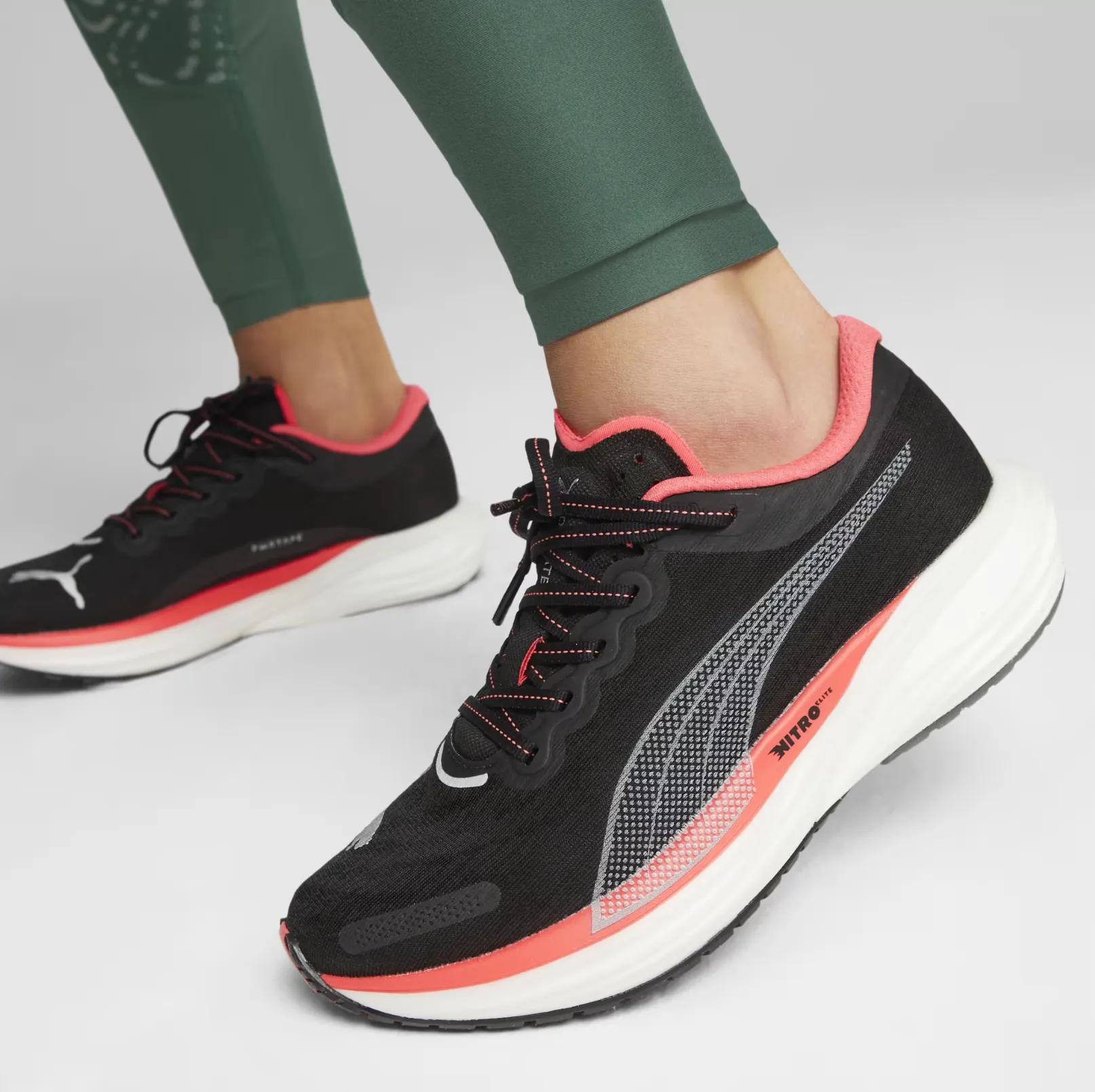 Puma Women's Deviate Nitro 2 - Puma Black/Fire Orchid (376855 17)