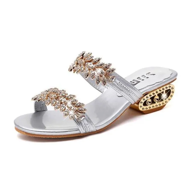 Yeknu New women shoes slippers summer beach sandals Fashion women Rhinestone outdoor slippers flip flops shoes women mujer